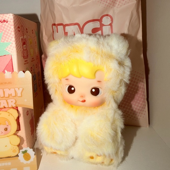 Pop Mart Hacipupu Gummy Bear - Pineapple - Picture 5 of 9